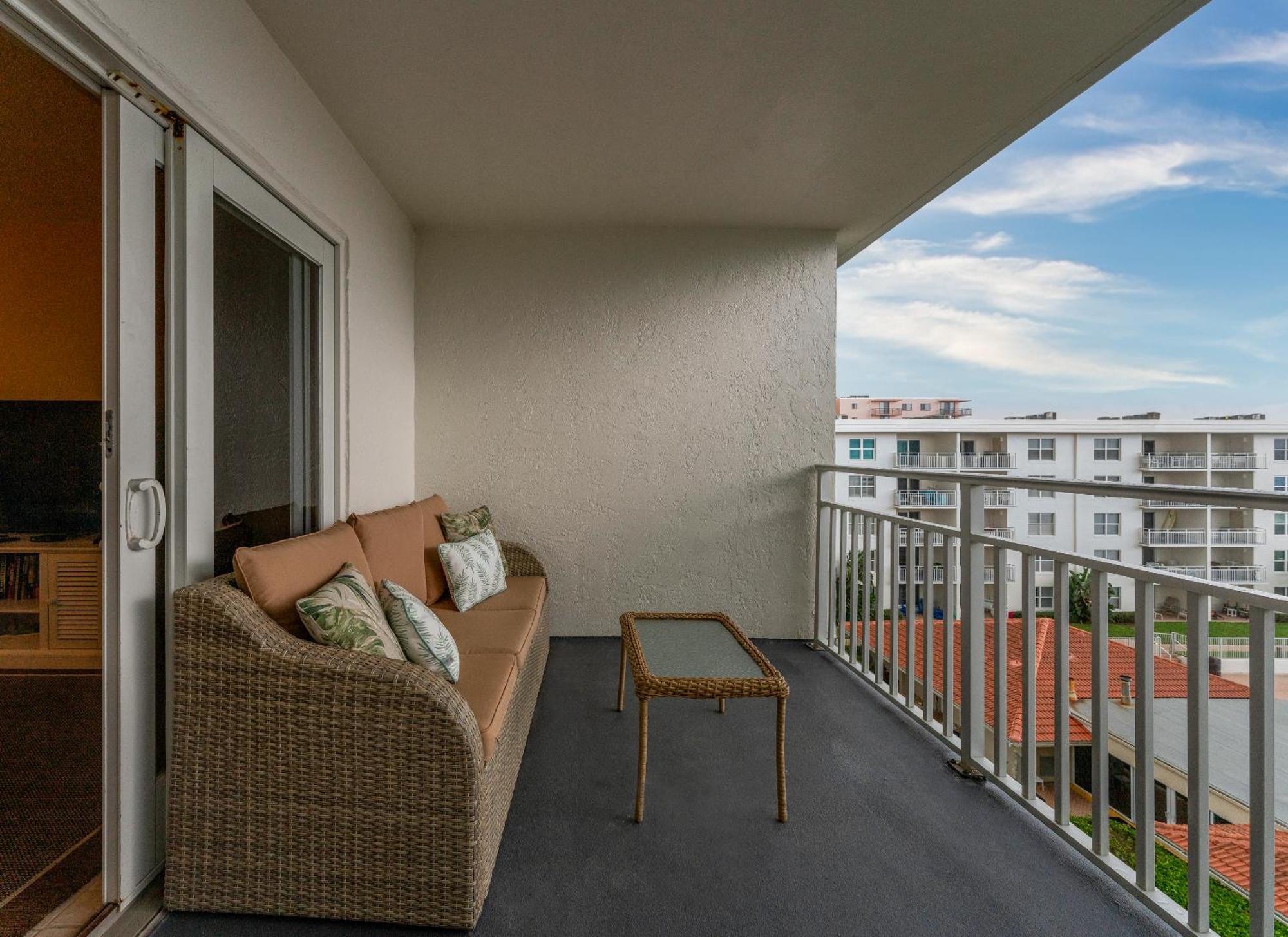 Fabulous Ocean And Pool Views From Balcony & Located On No-Drive Beach New Smyrna Beach Exterior foto